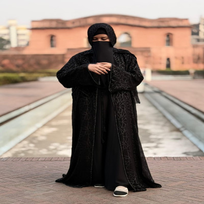 দুবাই চেরী  এবং চিনিগুড়া শিফন জর্জেট বোরকা (হিজাবসহ)